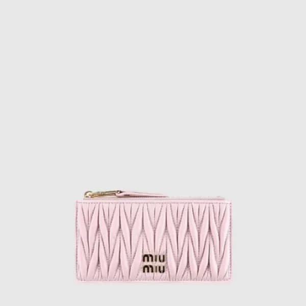 미우미우 여성 마테라쎄 레더 엔벨로프 지갑 - Miumiu Womens Matelassé … 이미지 1/5