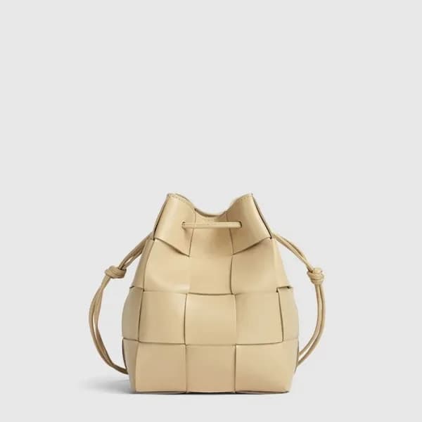 보테가 베네타 여성 스몰 카세트 크로스바디 버킷 백 - Bottega veneta Wome… 이미지 1/2