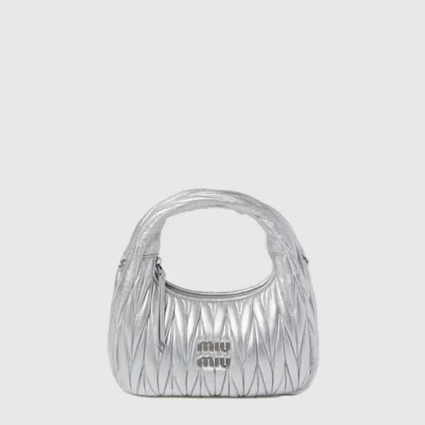 미우미우 여성 완더 마테라쎄 호보 미니 백 - Miumiu Womens Wander Mat… 이미지 1/4