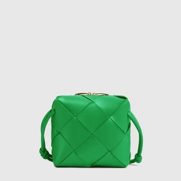 보테가 베네타 여성 미니 카세트 카메라 백 - Bottega veneta Womens Mi…
