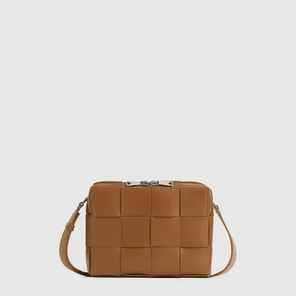 보테가 베네타 남성 카세트 카메라 백 - Bottega veneta Mens Cassett…